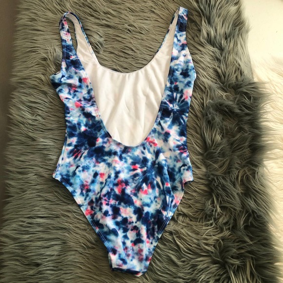 new revolve onia blue tie dye one piece bathing suit swimsuit size medium - Picture 2 of 3